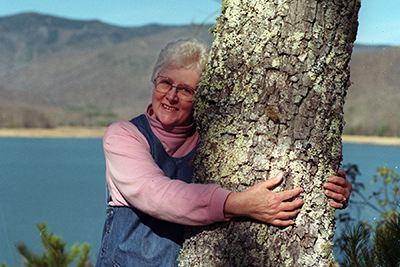 Betty Ballew. Photo by Chris Seward, 1999. To request permission for further use or to purchase a print, please contact the News & Observer.