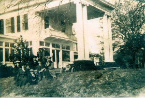 "The grown-ups' house at Airlie, about 1930."